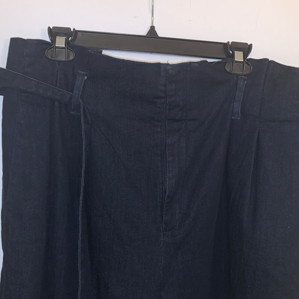Demon Capris